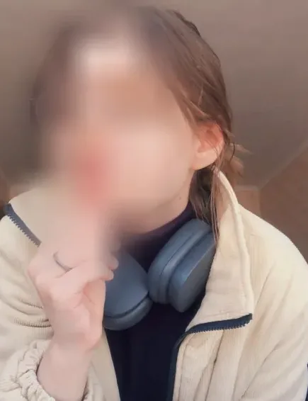 Aylin, 19