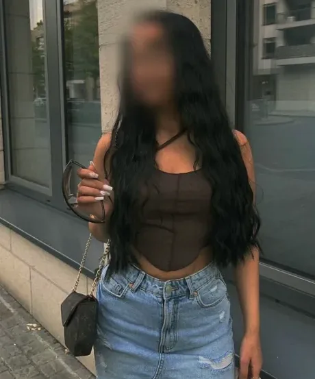 Aylin, 19