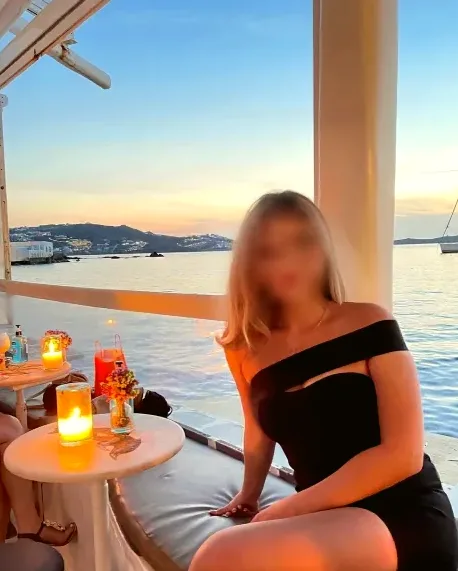 Daniela, 28