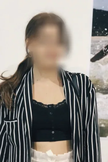 Ivana, 28