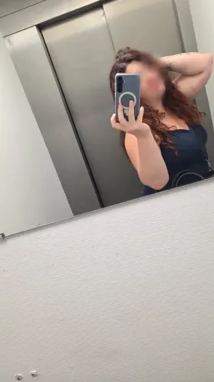 Ivona, 34