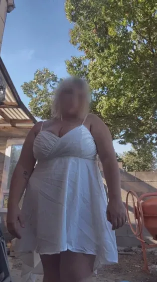 Jennifer, 22