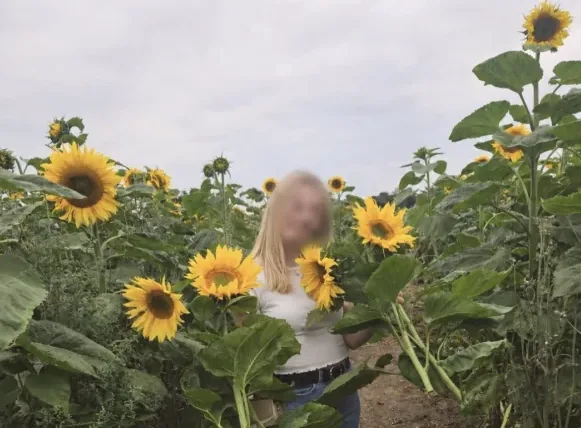 Laura, 32