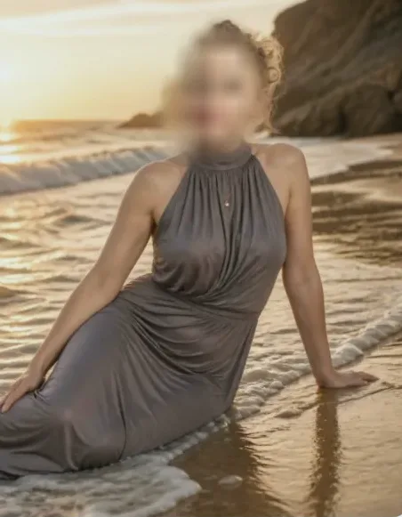 Nina, 40