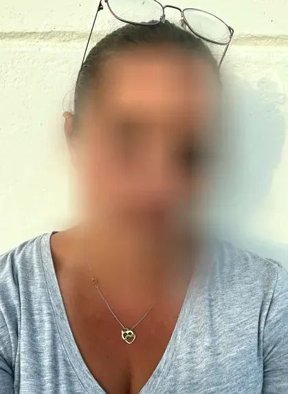 Simone, 33