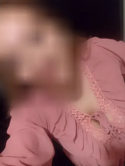 Sophie, 28